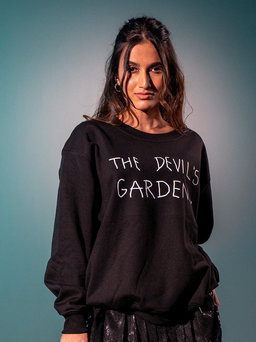 Black Sweatshirt for Cool Look